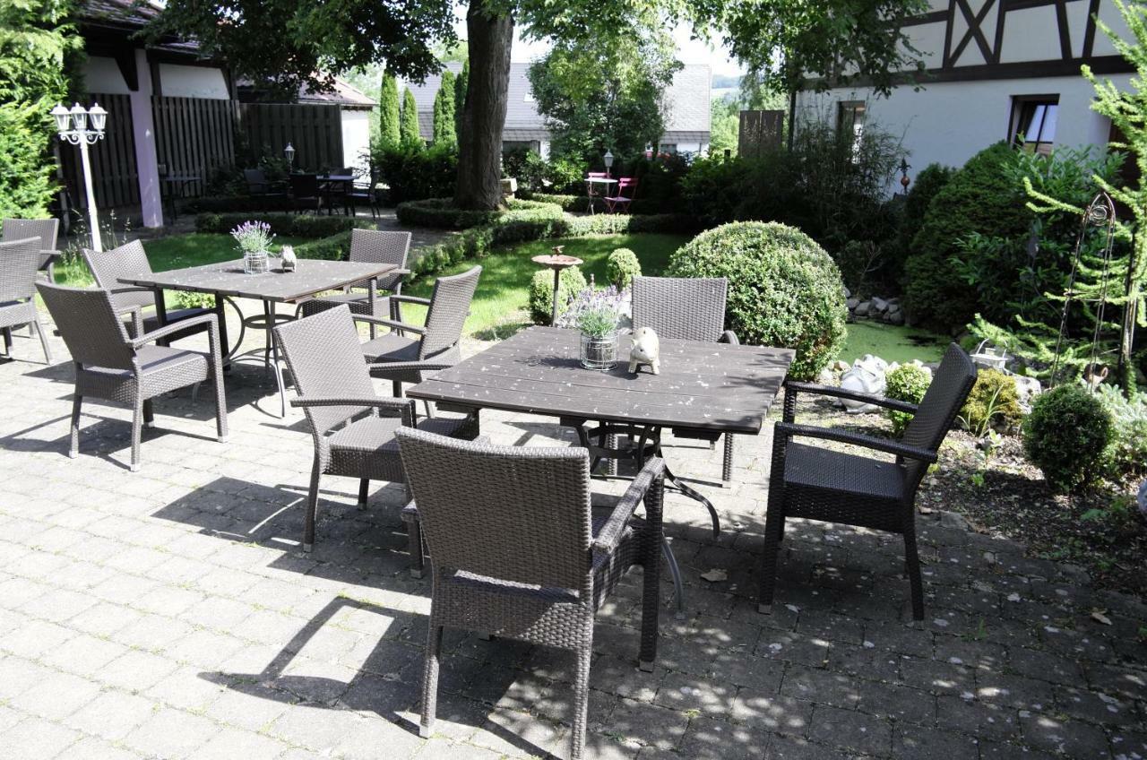 Gasthof Waescherschloss Waeschenbeuren Bagian luar foto