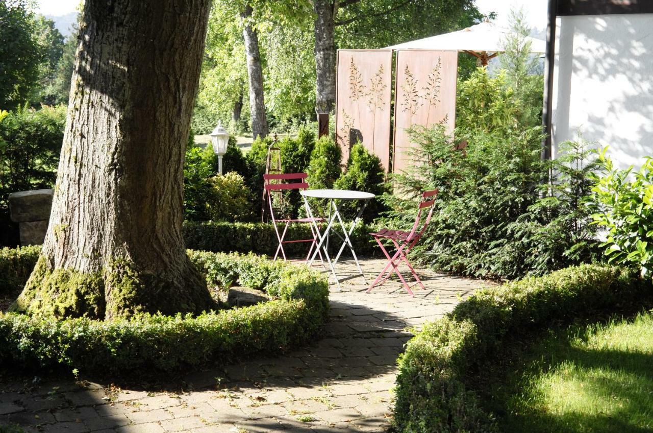 Gasthof Waescherschloss Waeschenbeuren Bagian luar foto